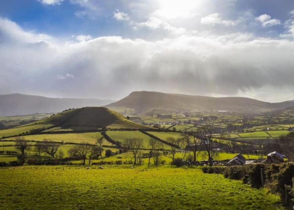 Cushendall Stables エクステリア 写真